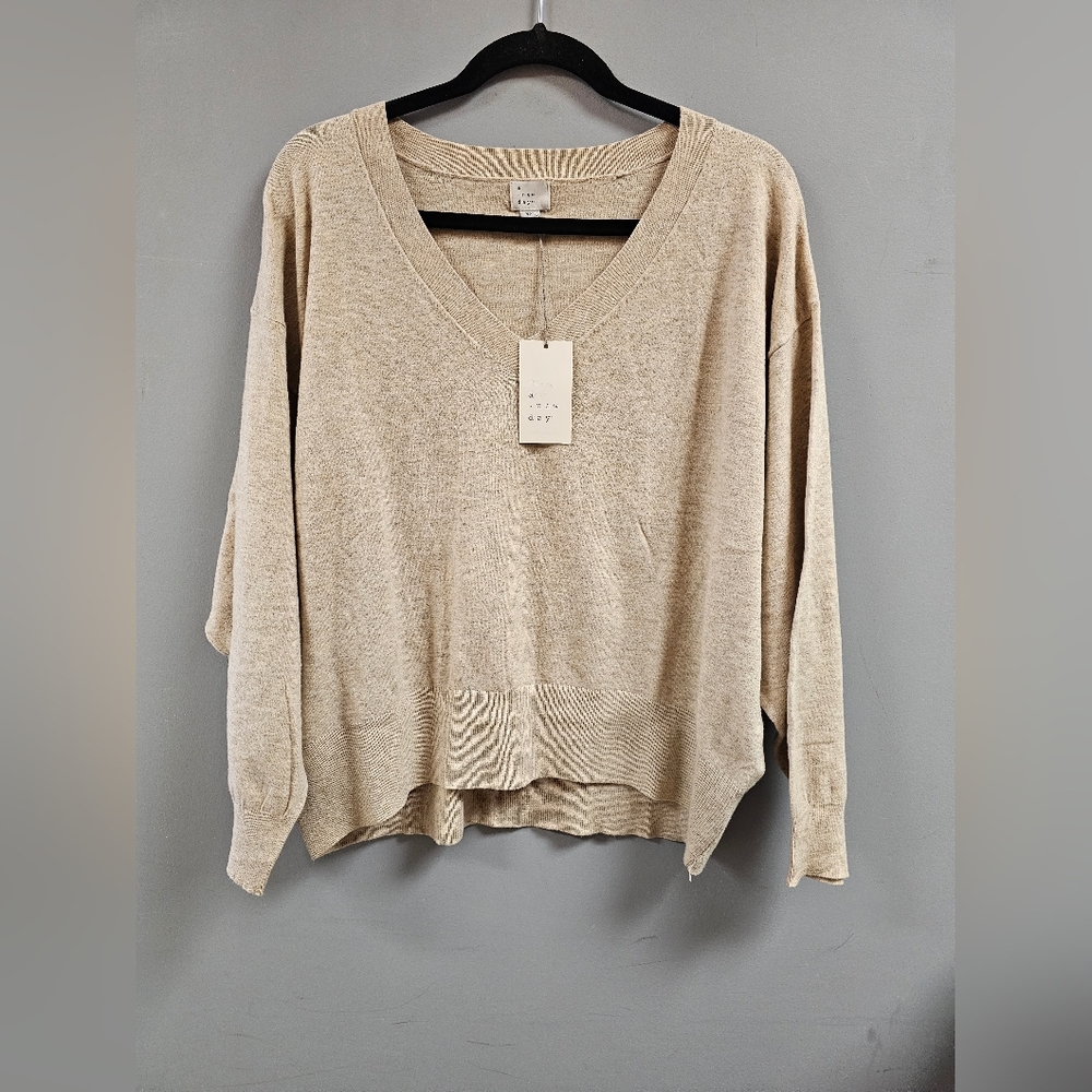 Women's Fine Gauge V-Neck Sweater
